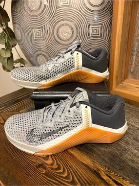 Nike Men’s Metcon 6 Smoke Grey Gum
